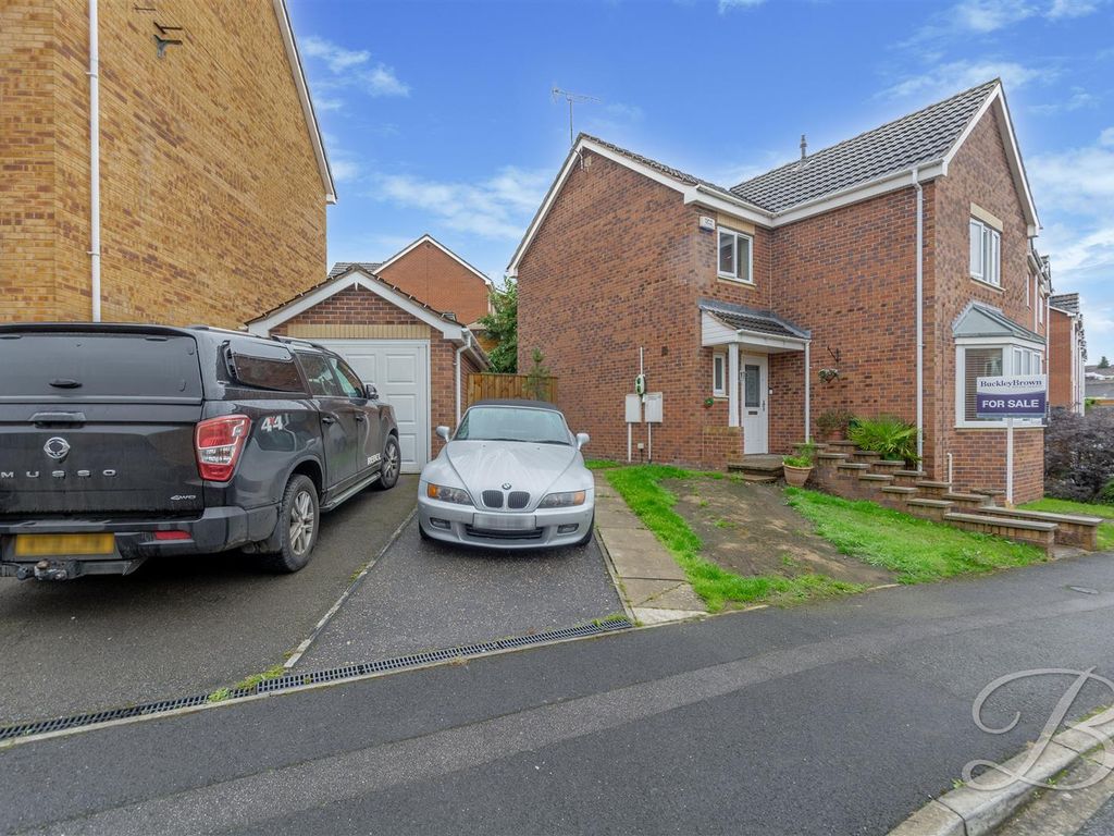 4 bed detached house for sale in Dewberry Gardens, Forest Town, Mansfield NG19, £270,000