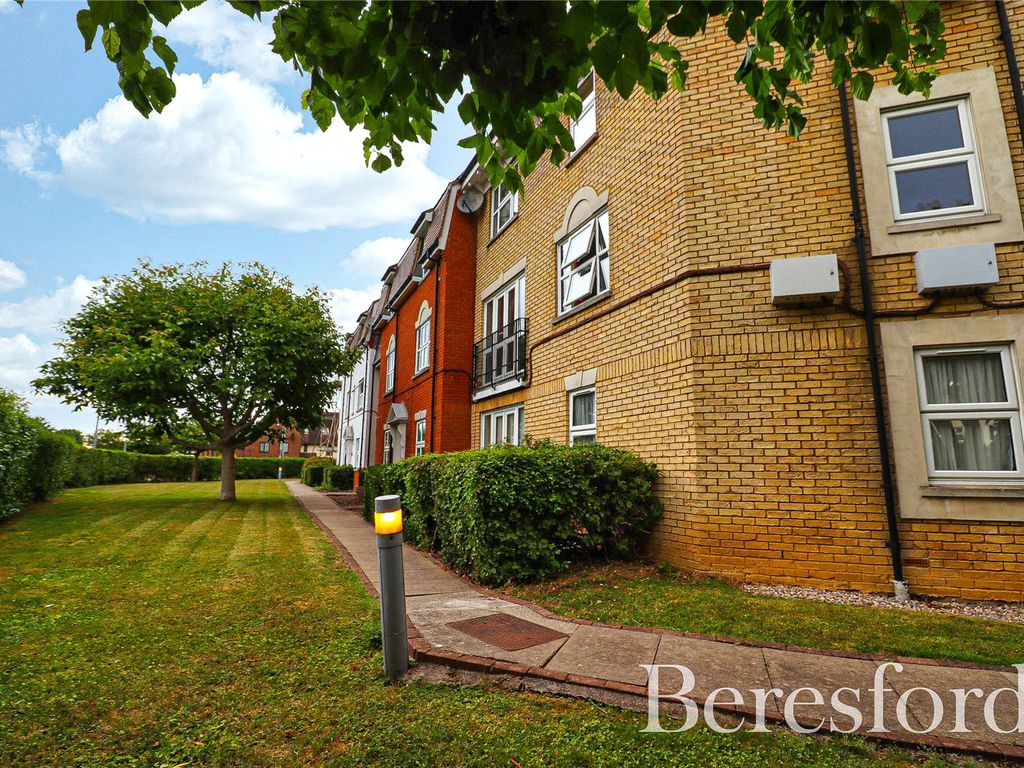 2 bed flat for sale in Tallow Gate, South Woodham Ferrers CM3, £205,000