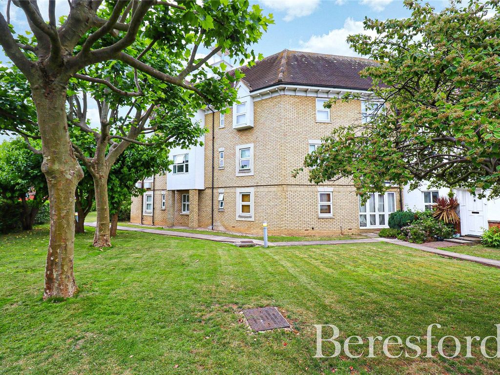 2 bed flat for sale in Tallow Gate, South Woodham Ferrers CM3, £205,000