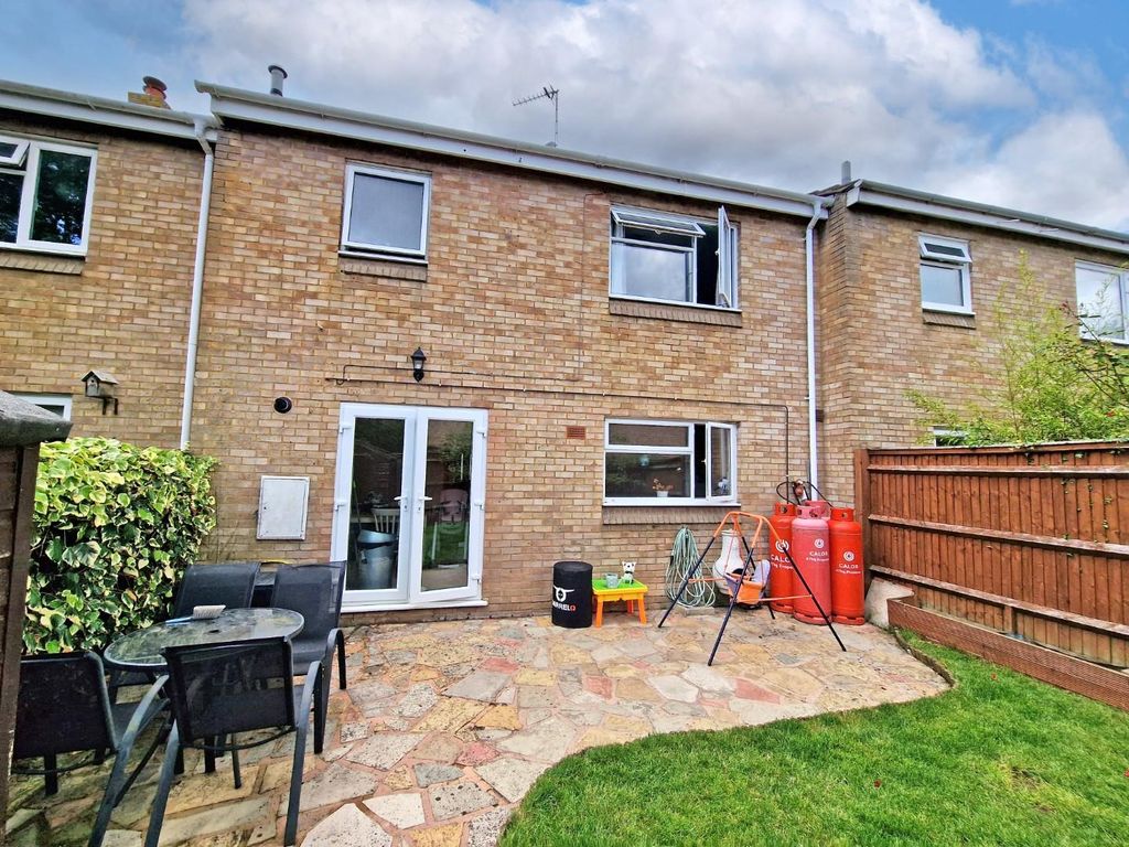 3 bed terraced house for sale in Millfield Close, Marsh Gibbon, Bicester OX27, £317,000