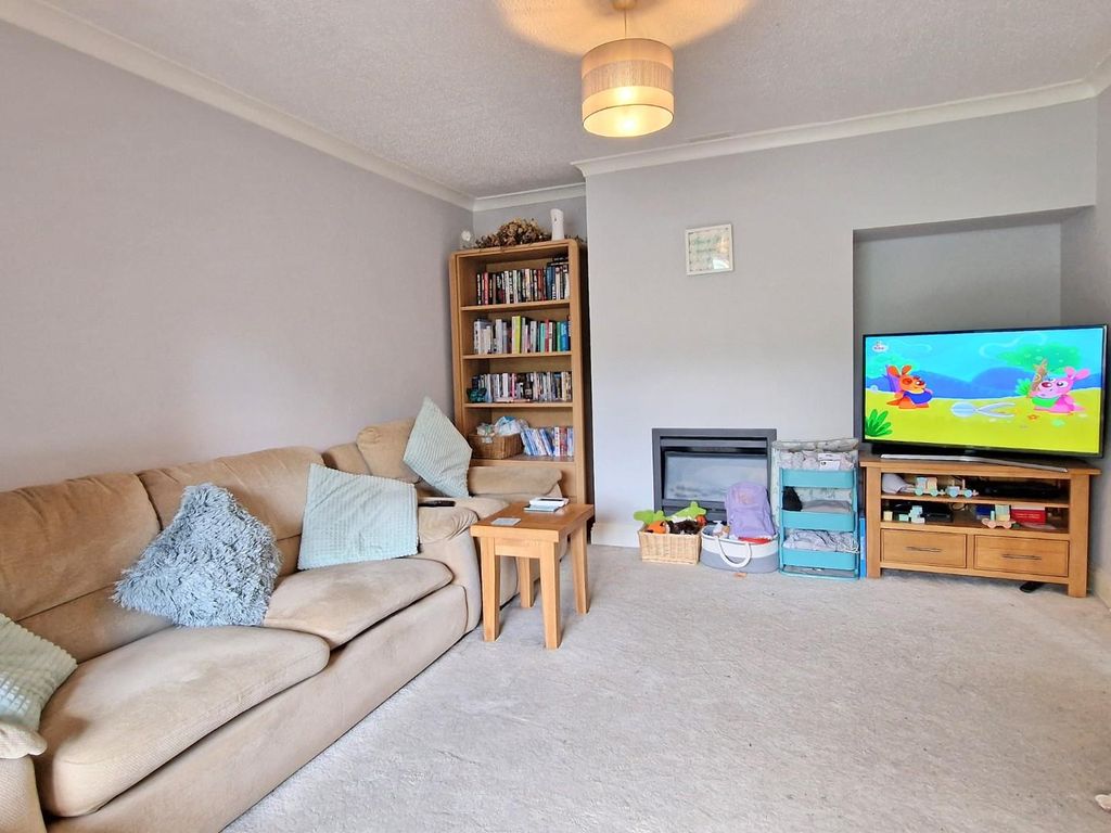 3 bed terraced house for sale in Millfield Close, Marsh Gibbon, Bicester OX27, £317,000