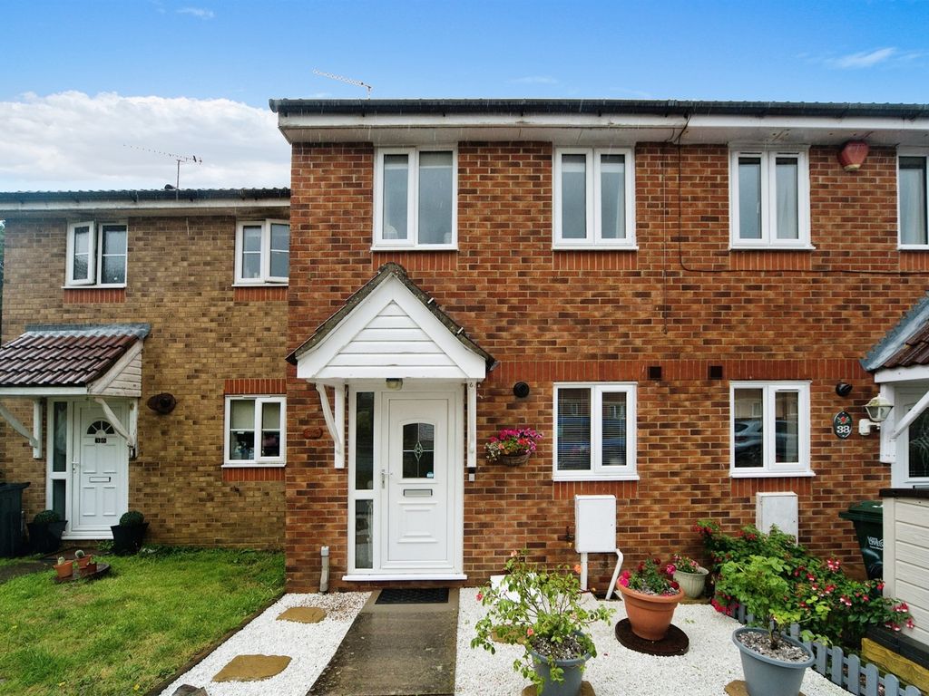 2 bed terraced house for sale in Broad Oak Close, Eastbourne BN23, £270,000