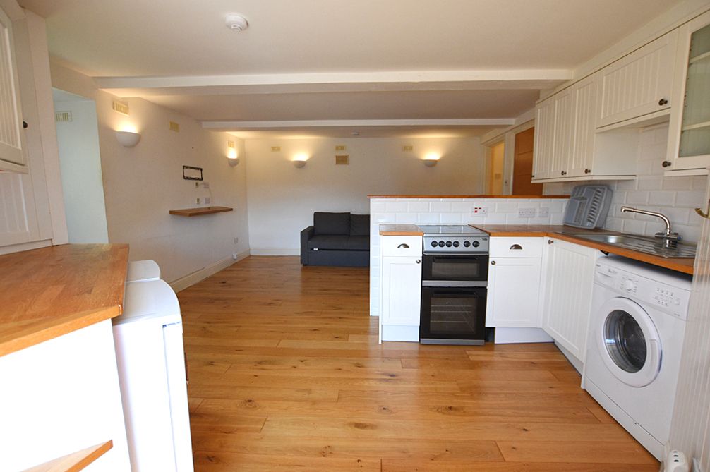 2 bed flat for sale in Ardconnel Terrace, Oban PA34, £160,000