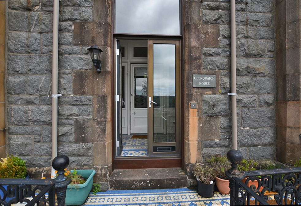 2 bed flat for sale in Ardconnel Terrace, Oban PA34, £160,000