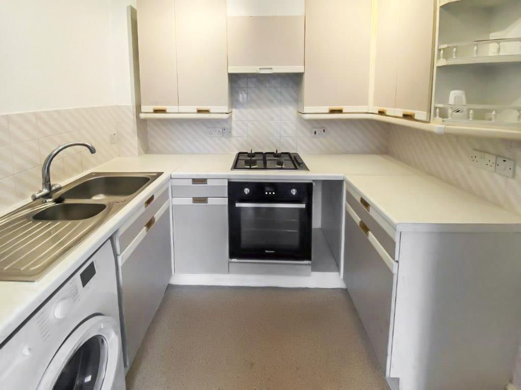 1 bed flat for sale in Catalina Drive, Baiter Park, Poole BH15, £159,950
