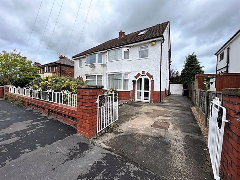 4 bed semi-detached house for sale in Kensington Avenue, Penwortham, Preston PR1, £300,000