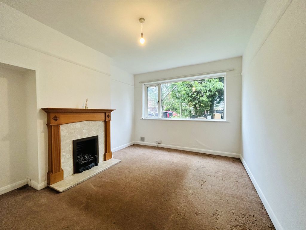 2 bed maisonette for sale in Windermere Road, Reading, Berkshire RG2, £200,000