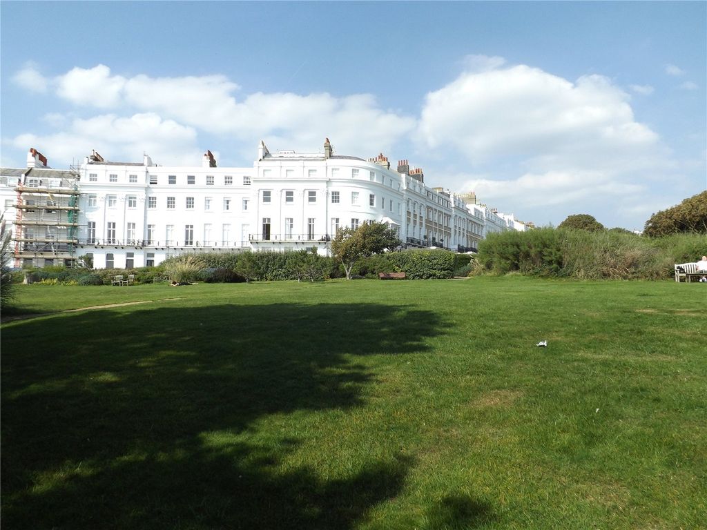 1 bed flat for sale in Sussex Square, Brighton, East Sussex BN2, £270,000