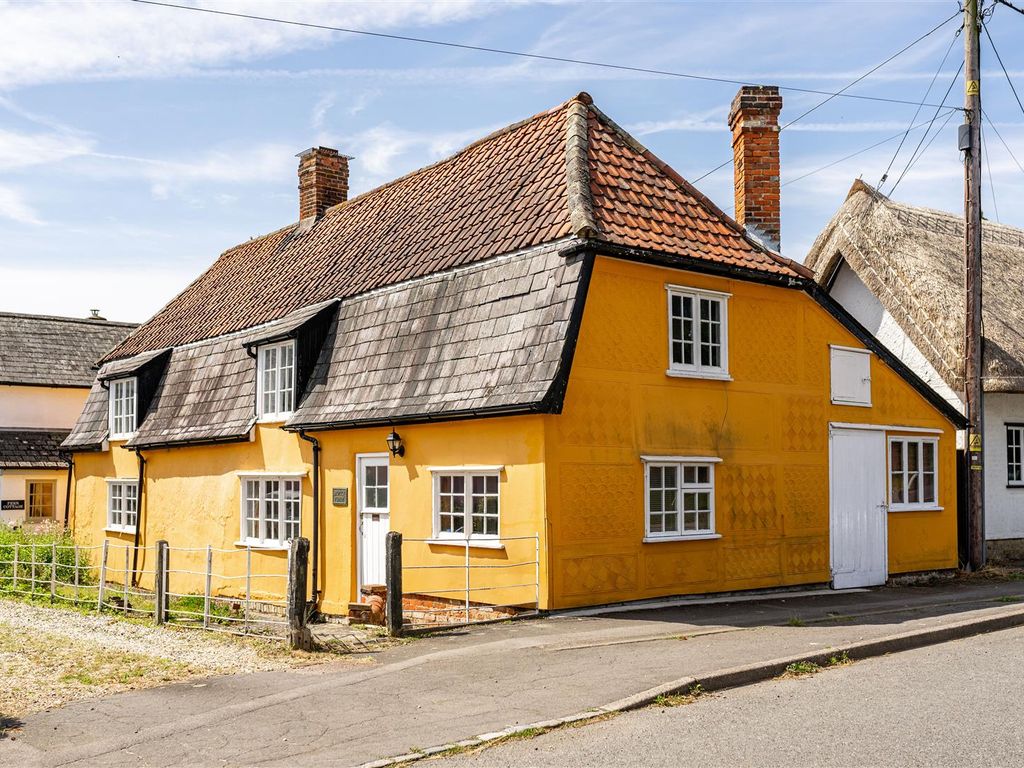 3 bed cottage for sale in High Street, Debden, Saffron Walden CB11, £300,000