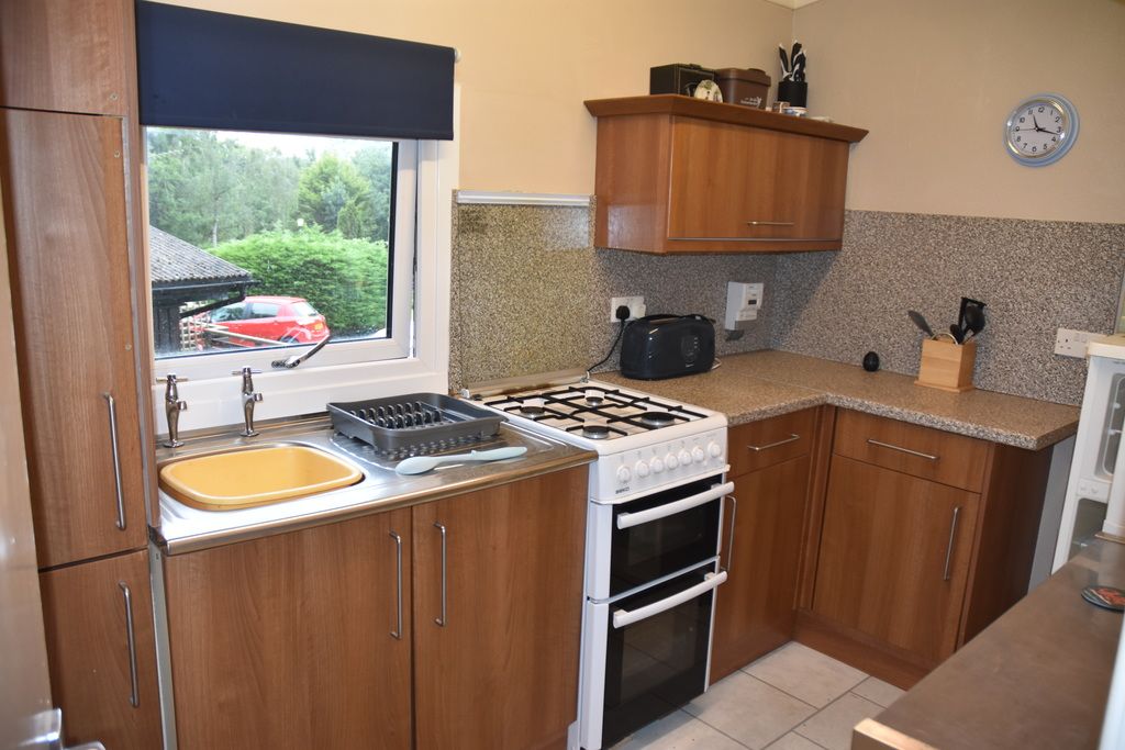 3 bed lodge for sale in Cenarth, Newcastle Emlyn SA38, £35,000