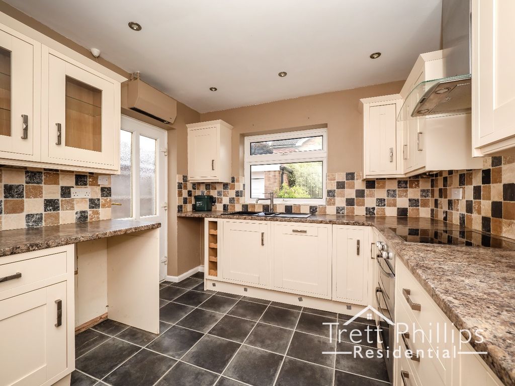 3 bed detached house for sale in College Close, Coltishall, Norwich, Norfolk NR12, £310,000