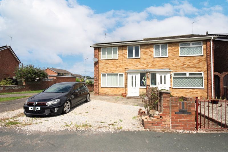 3 bed semi-detached house for sale in Jendale, Hull HU7, £145,000