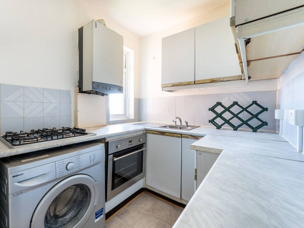 1 bed flat for sale in Kings Drive, Wembley Park, Wembley HA9, £200,000