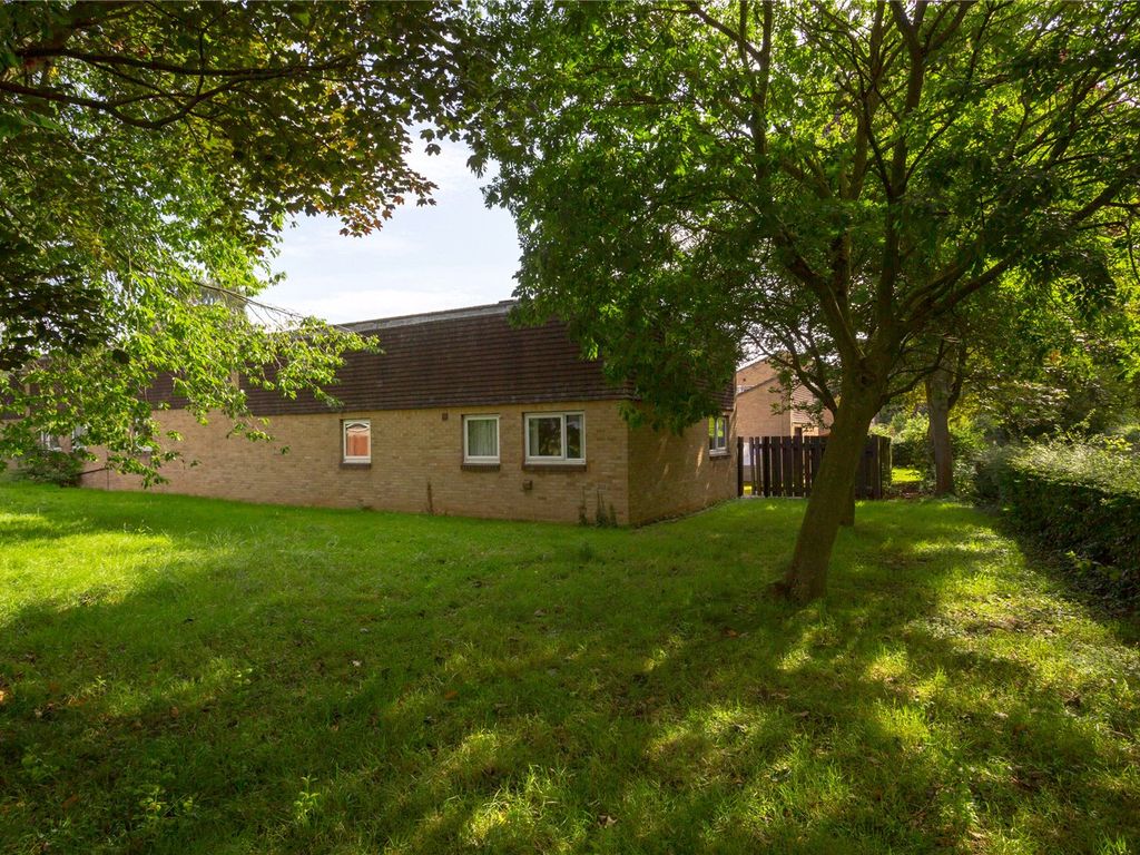 2 bed bungalow for sale in Gardeners Close, Copmanthorpe, York, North Yorkshire YO23, £225,000