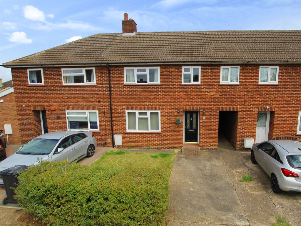 3 bed terraced house for sale in Spring Grove, Sandy SG19, £269,950