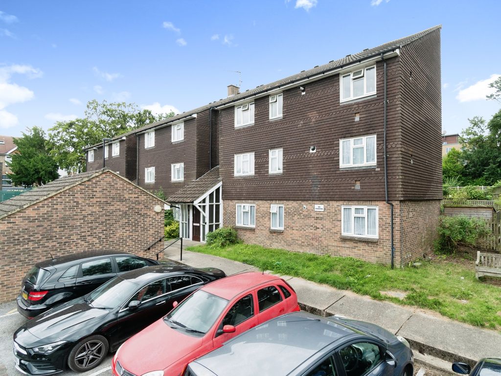 1 bed flat for sale in Kendall Avenue, South Croydon CR2, £230,000