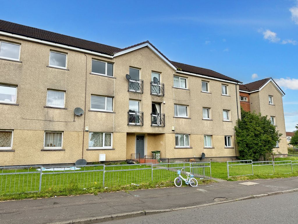 3 bed flat for sale in Porchester Street, Glasgow G33, £69,000