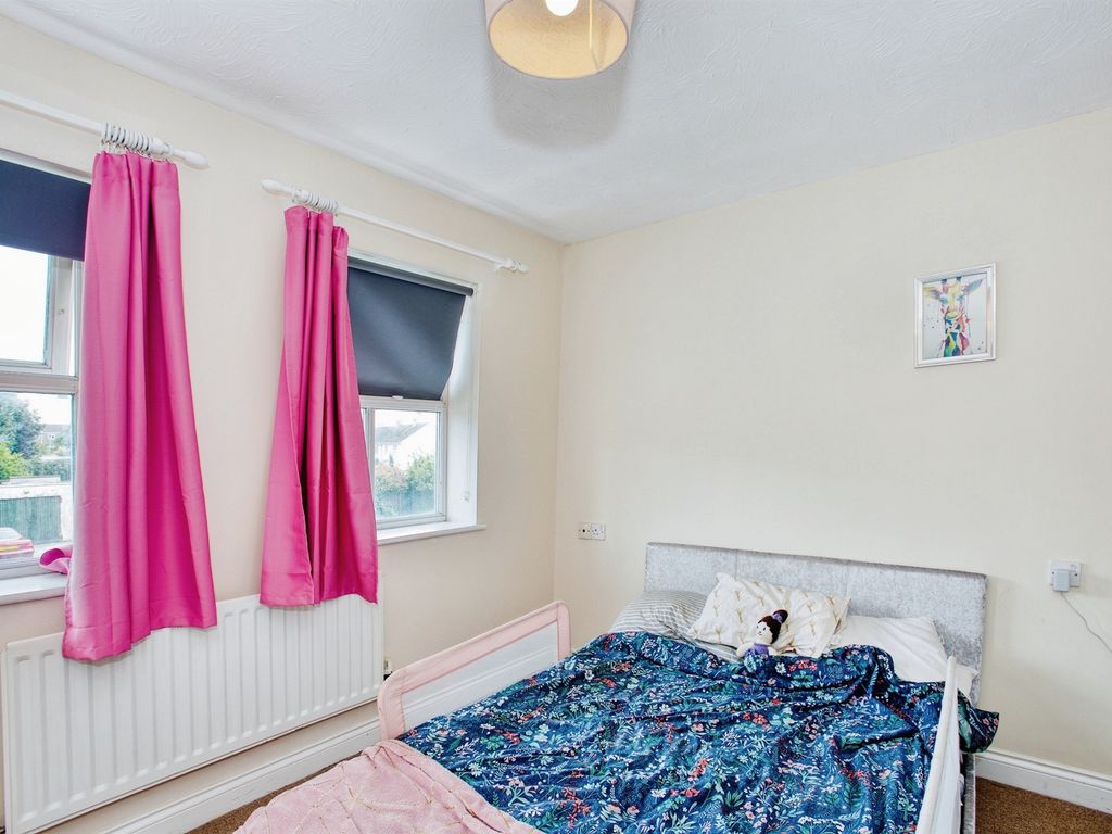 3 bed terraced house for sale in Larkhill Road, Yeovil BA21, £210,000