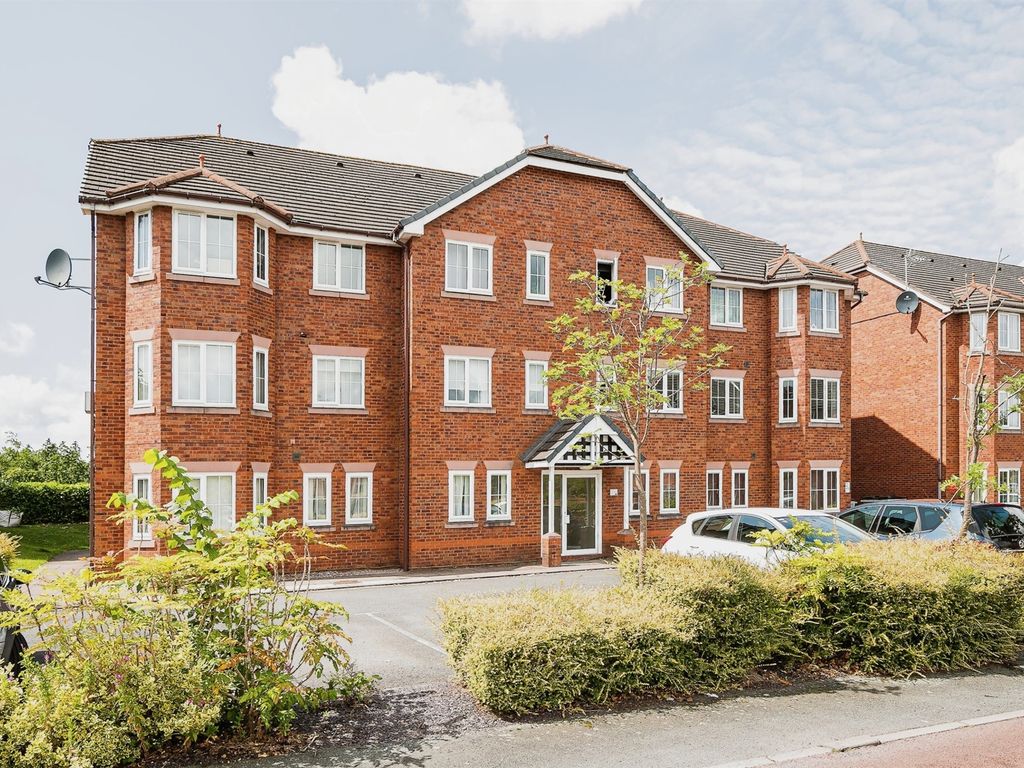 2 bed flat for sale in Heathcote Close, Chester CH2, £170,000