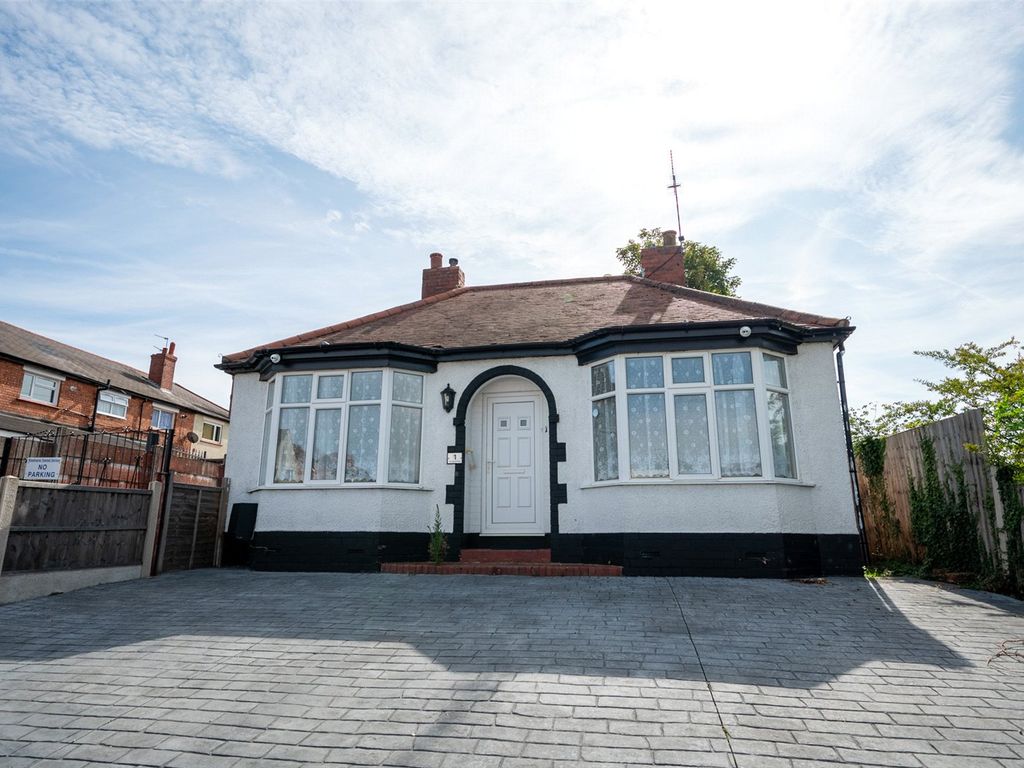 2 bed bungalow for sale in Warstones Road, Penn, Wolverhampton, West Midlands WV4, £225,000