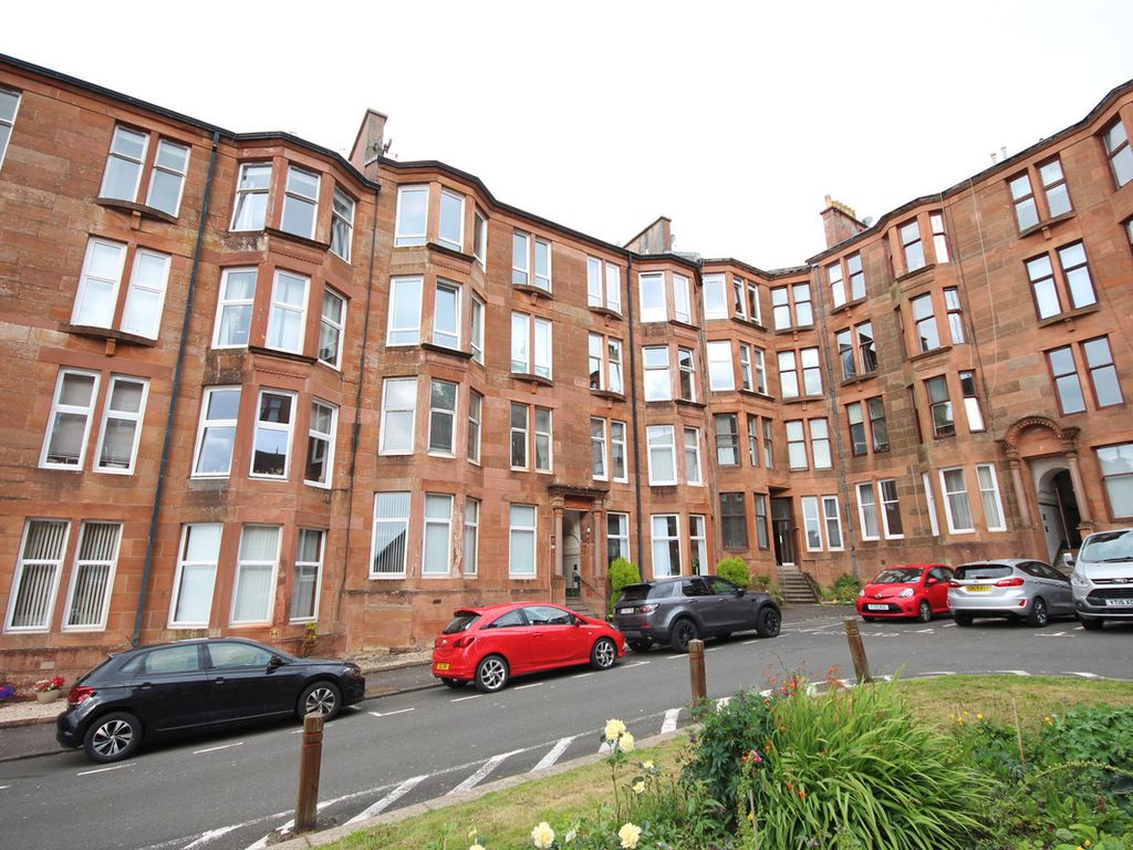 2 bed flat for sale in Ashburn Gardens, Gourock PA19, £120,000