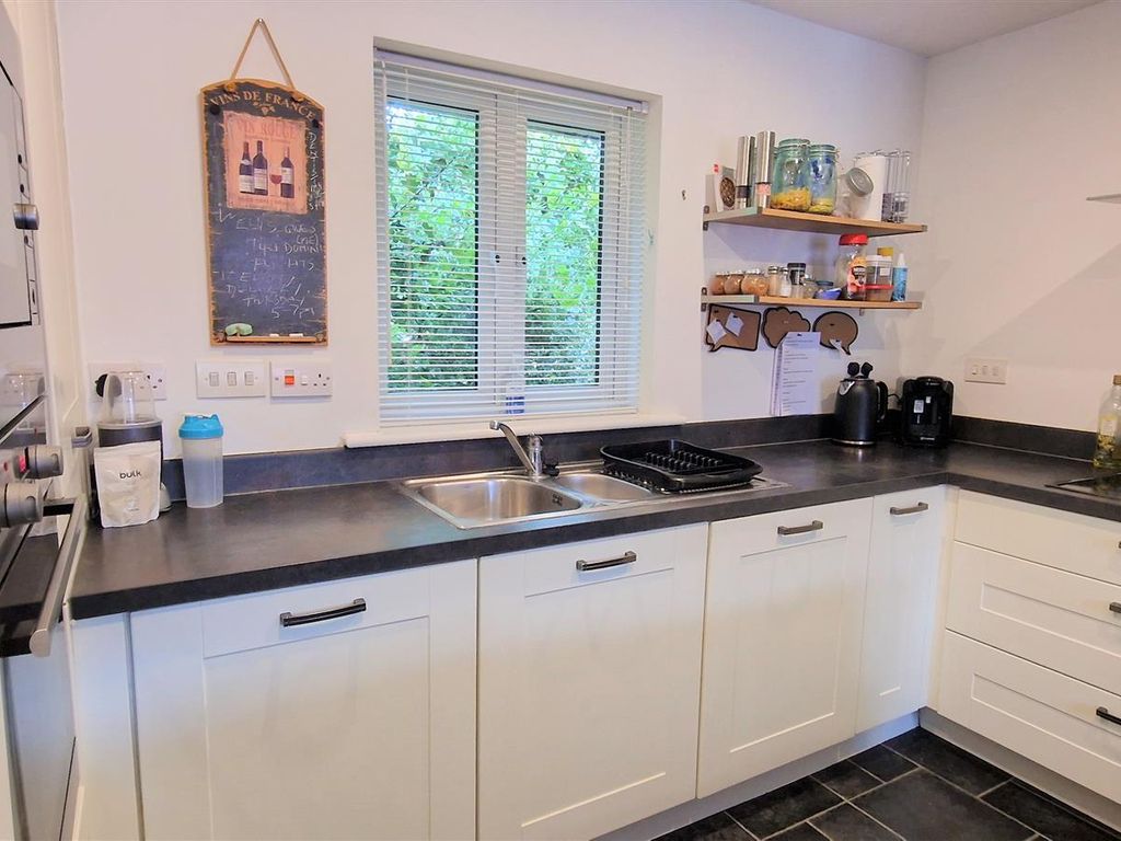 2 bed flat for sale in Arrow Drive, Hailsham BN27, £235,000
