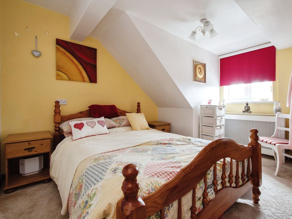 3 bed detached house for sale in Lon Y Wern, Alltwen, Pontardawe SA8, £270,000
