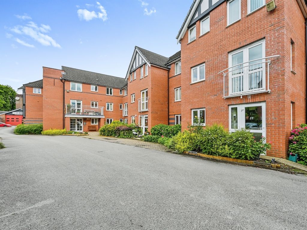 1 bed flat for sale in Park View, Ashbourne DE6, £40,000