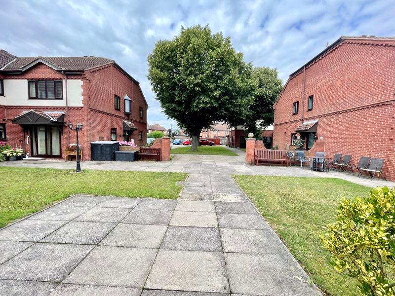 1 bed flat for sale in Lilac Court, Scartho, Grimsby DN33, £70,000