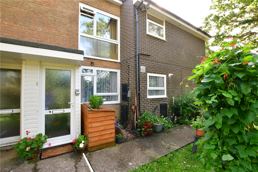 2 bed flat for sale in Forest Way, Winford, Isle Of Wight PO36, £115,000