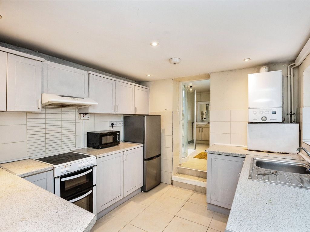 7 bed flat for sale in Gore Terrace, Abertawe, Gore Terrace, Swansea SA1, £299,000