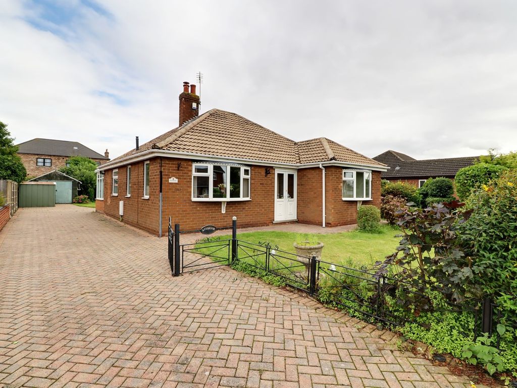 2 bed detached bungalow for sale in Churchtown, Belton DN9, £255,000