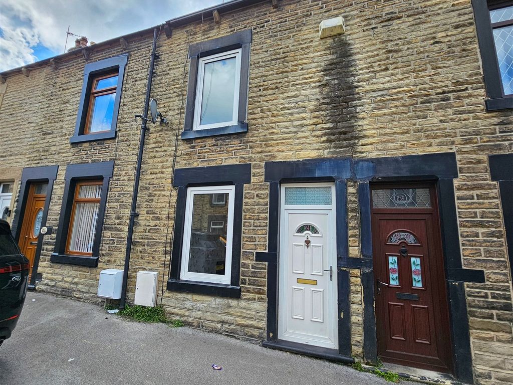 3 bed terraced house for sale in Clarendon Street, Barnsley S70, £90,000