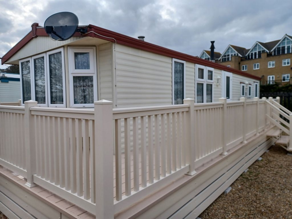3 bed mobile/park home for sale in Melville Road, Southsea PO4, £59,395