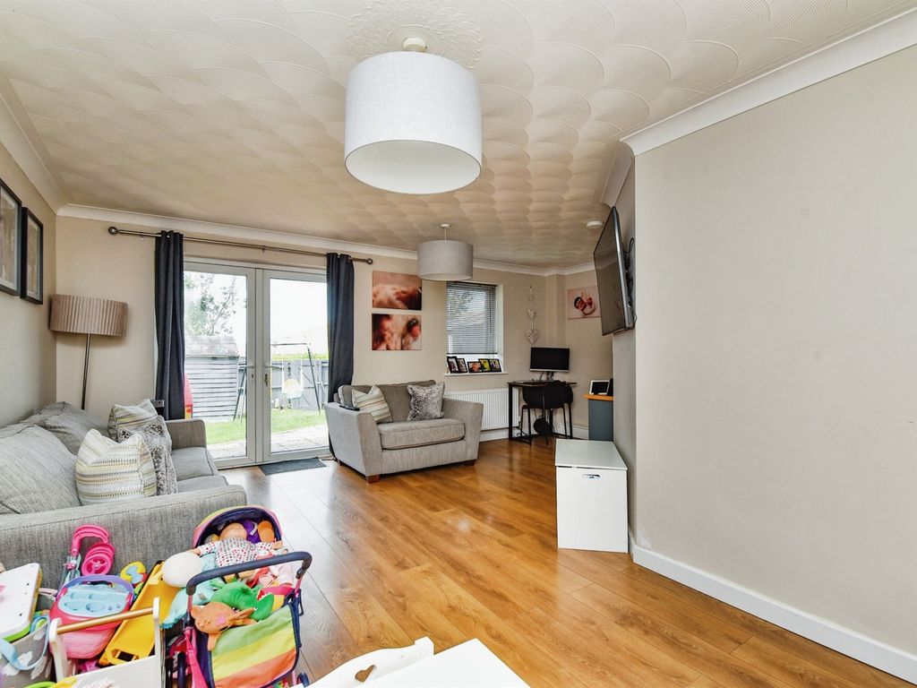 3 bed terraced house for sale in Windsor Drive, Westbury BA13, £255,000