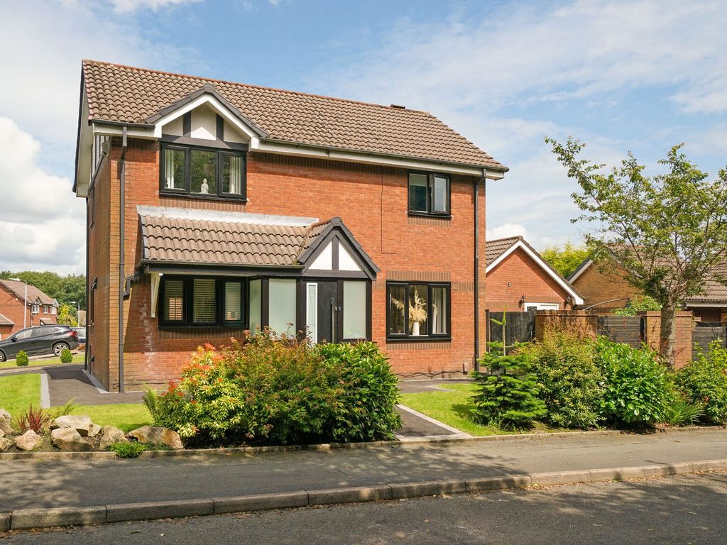 3 bed detached house for sale in Midford Drive, Bolton BL1, £318,500