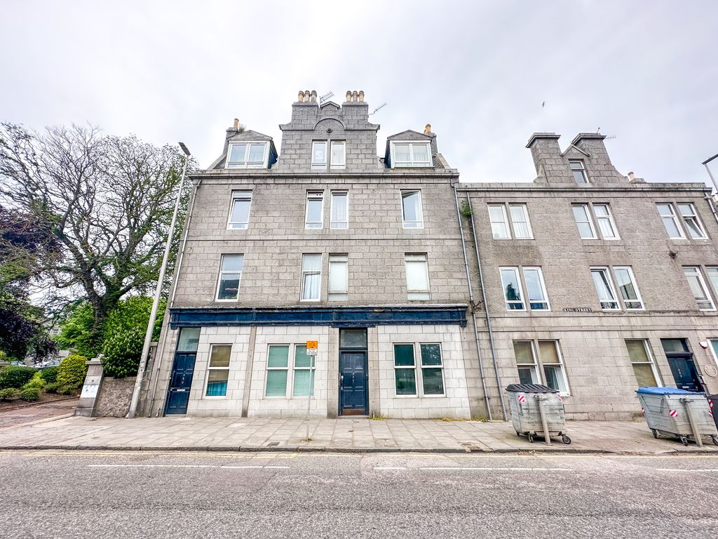 2 bed flat for sale in King Street, Aberdeen AB24, £122,000