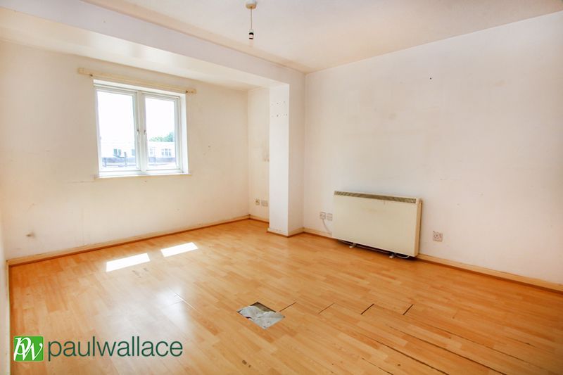 2 bed flat for sale in Eleanor Way, Waltham Cross EN8, £215,000