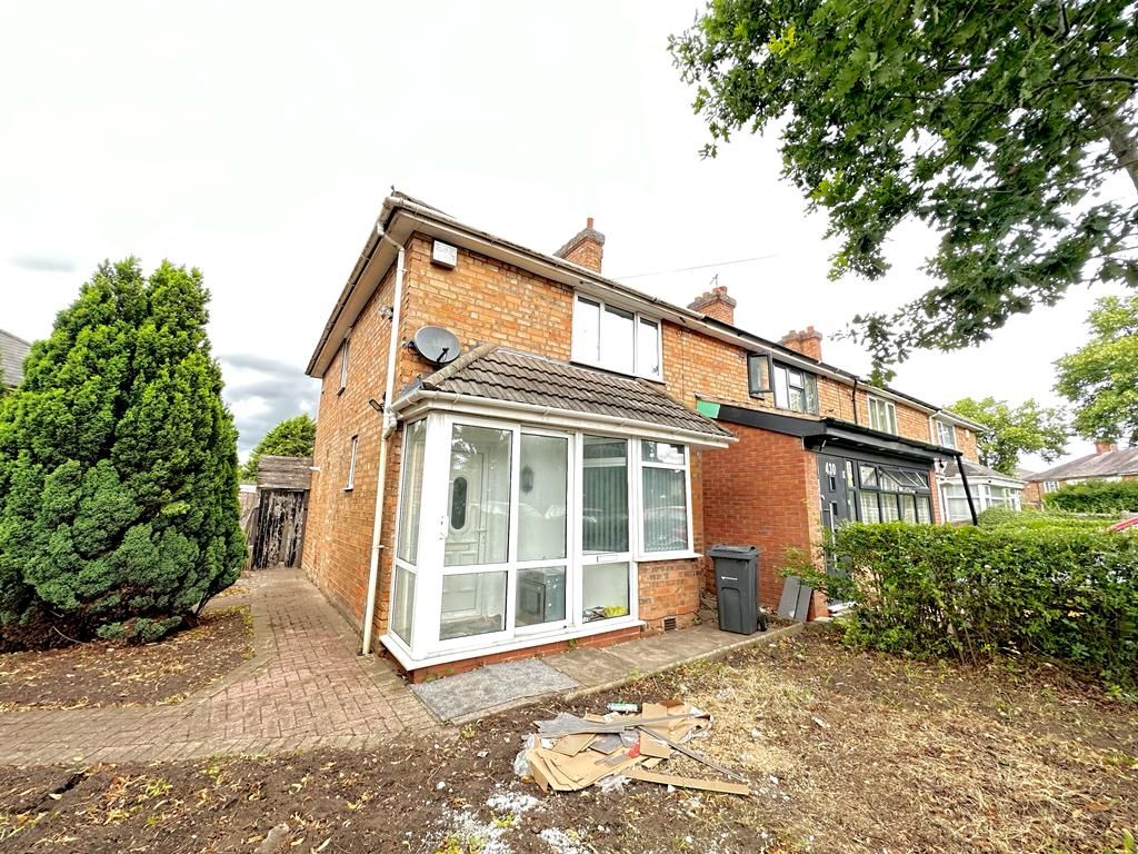 3 bed end terrace house for sale in Hob Moor Road, Birmingham B25, £240,000