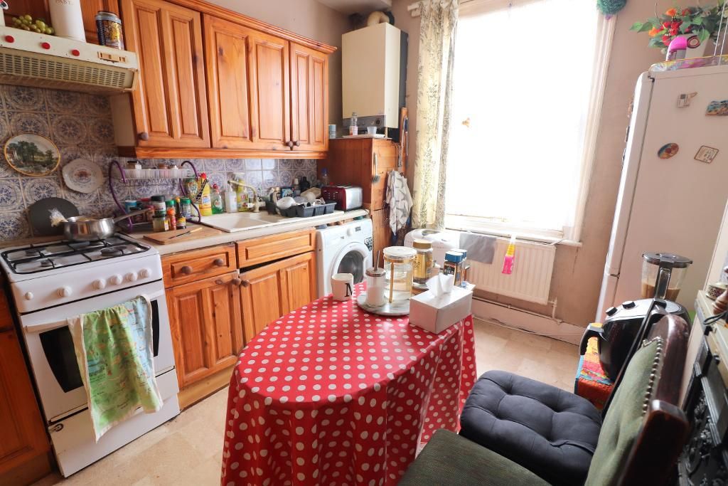 1 bed flat for sale in Reginald Street, Luton, Bedfordshire LU2, £105,000