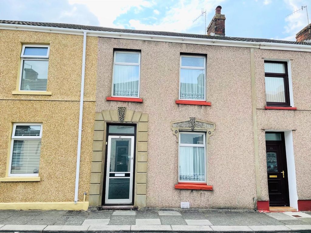 3 bed terraced house for sale in Craddock Street, Llanelli SA15, £70,000
