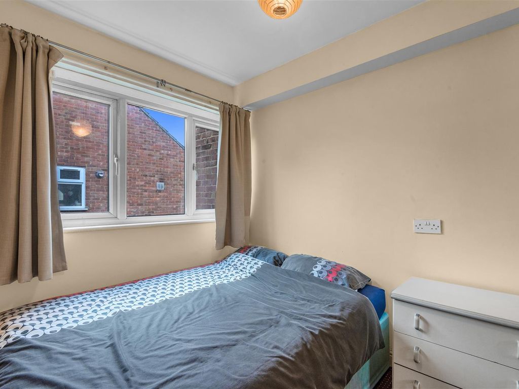 2 bed flat for sale in Brook Crescent, Cippenham, Slough SL1, £224,950