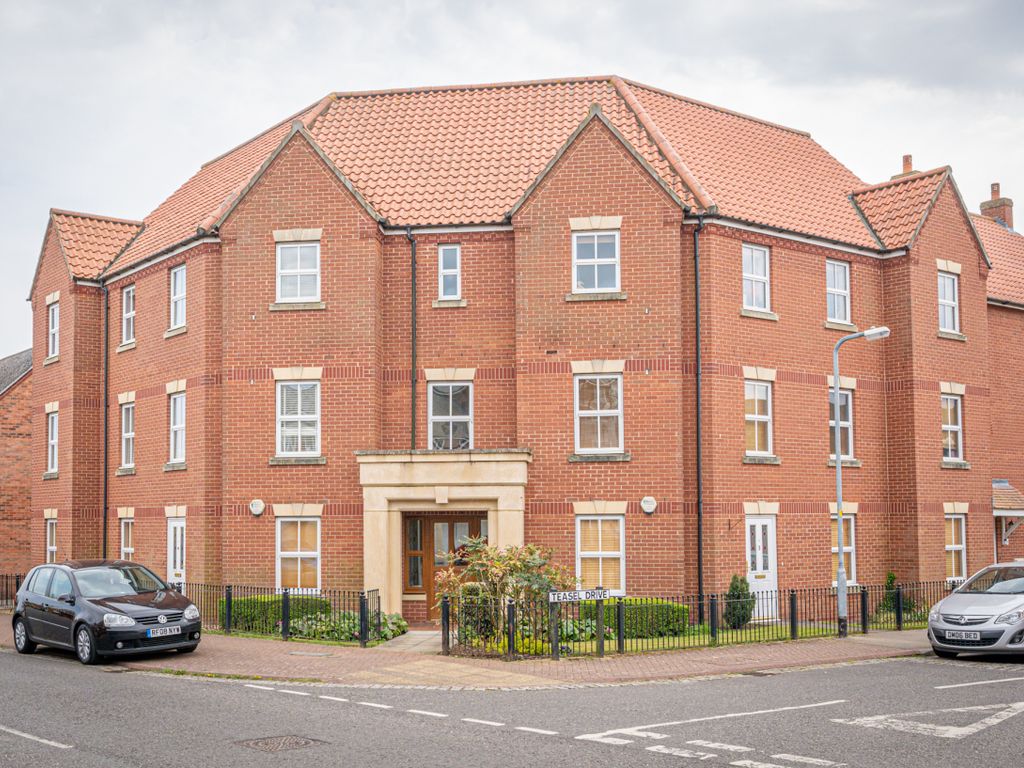 2 bed flat for sale in Teasel Drive, Desborough, Kettering NN14, £150,000