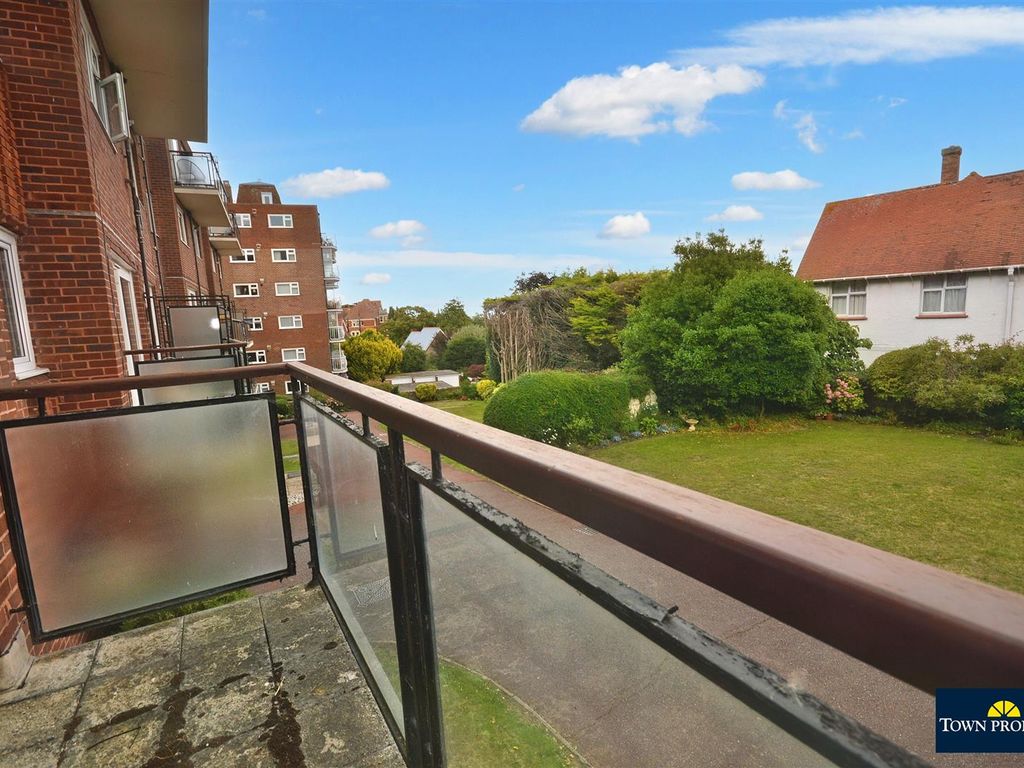 2 bed flat for sale in Meads Road, Eastbourne BN20, £220,000