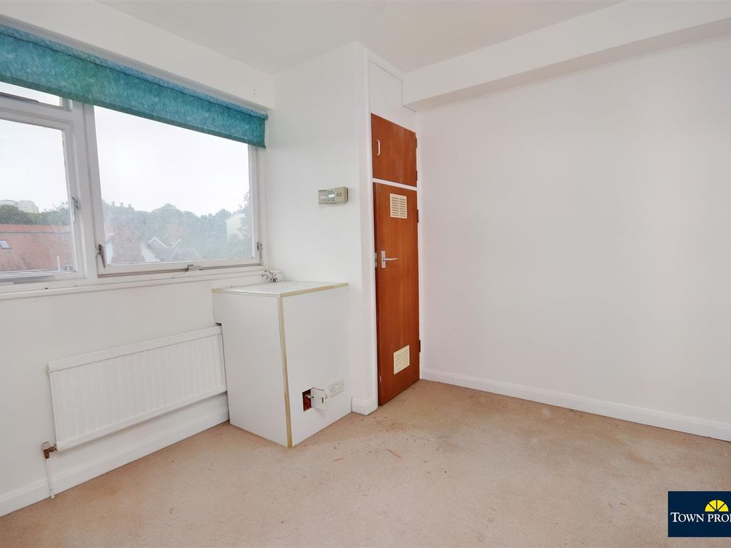 2 bed flat for sale in Meads Road, Eastbourne BN20, £220,000