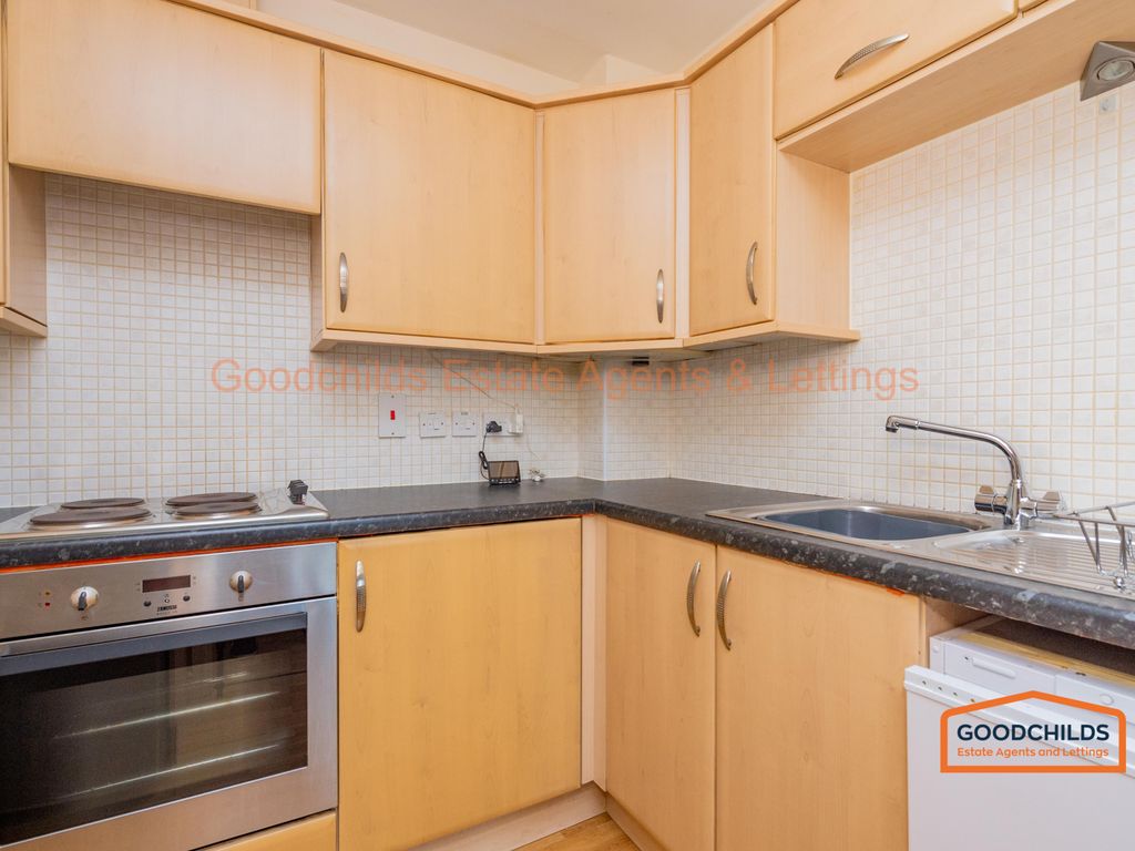 2 bed flat for sale in Moorhen Close, Brownhills WS8, £109,950