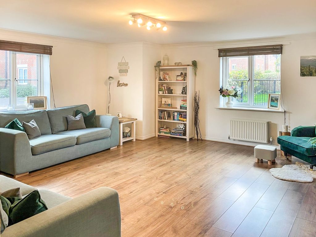 1 bed flat for sale in Carpiquet Park, North Baddesley, Southampton SO52, £180,000