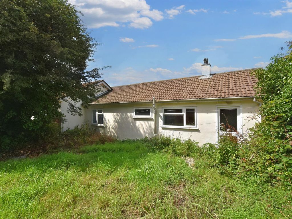 3 bed bungalow for sale in Bell Lane, Lanner, Redruth TR16, £199,999