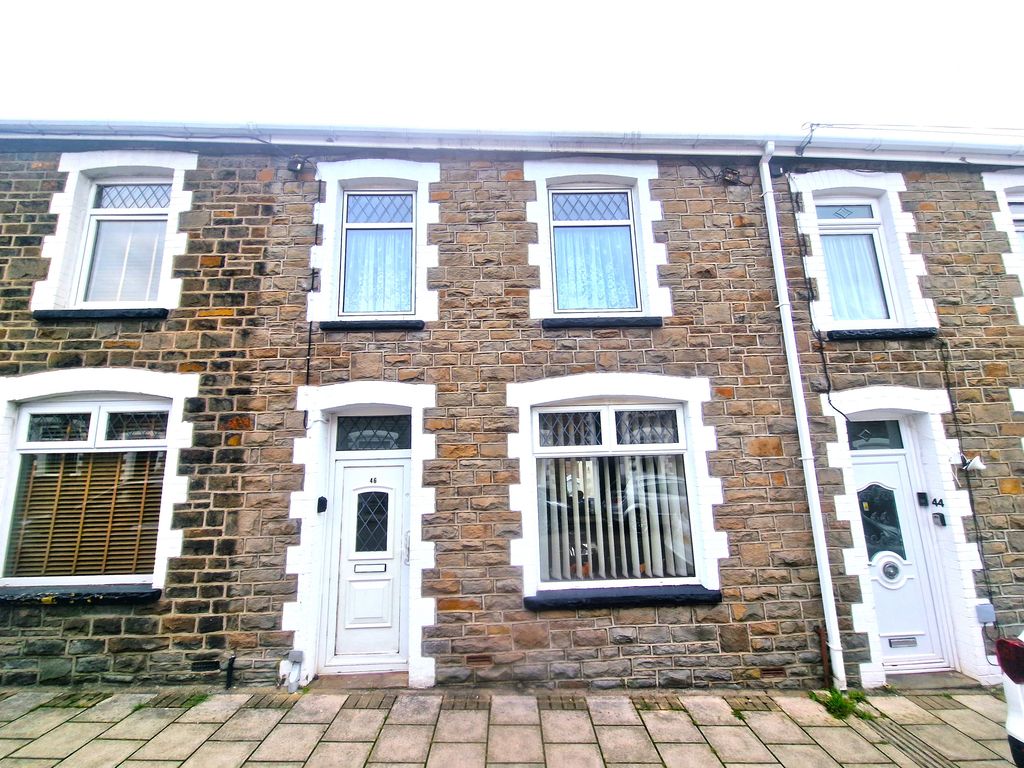 3 bed terraced house for sale in Greenfield, Newbridge NP11, £135,000