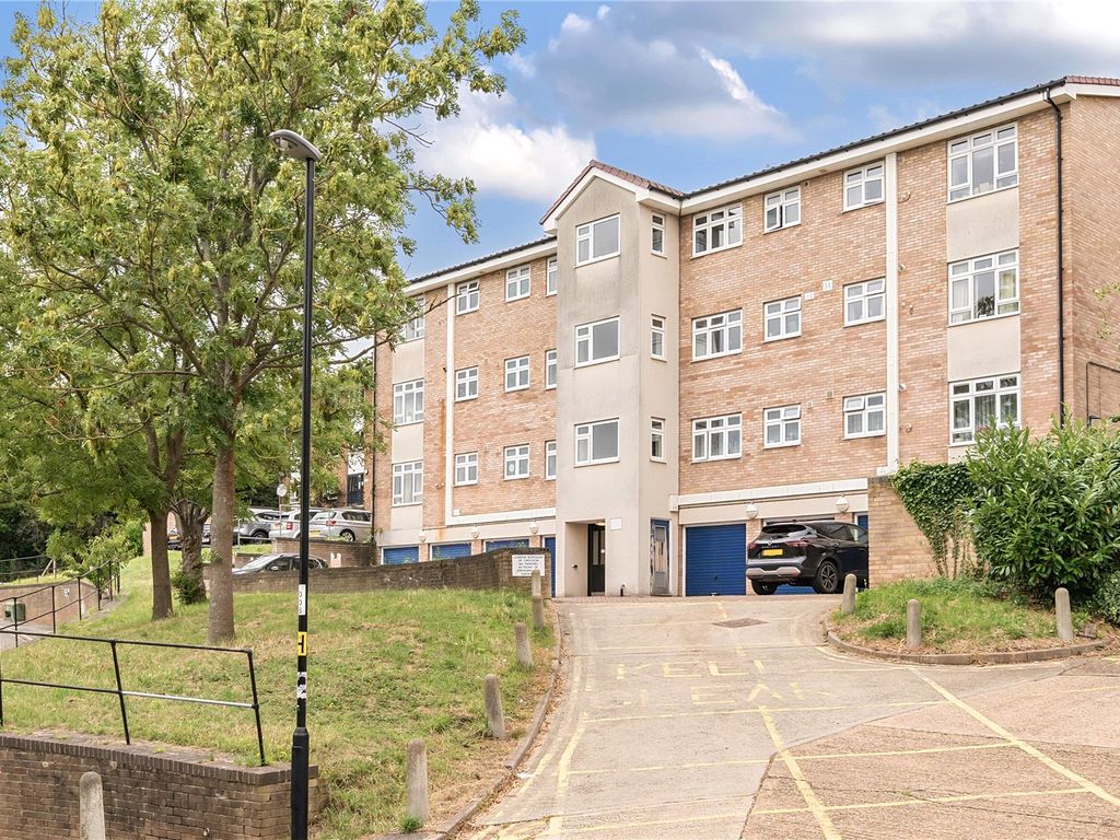 2 bed flat for sale in Marston Way, London SE19, £290,000